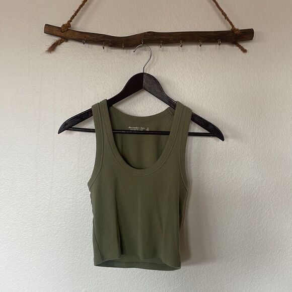 Green crop tank - Picture 3 of 5